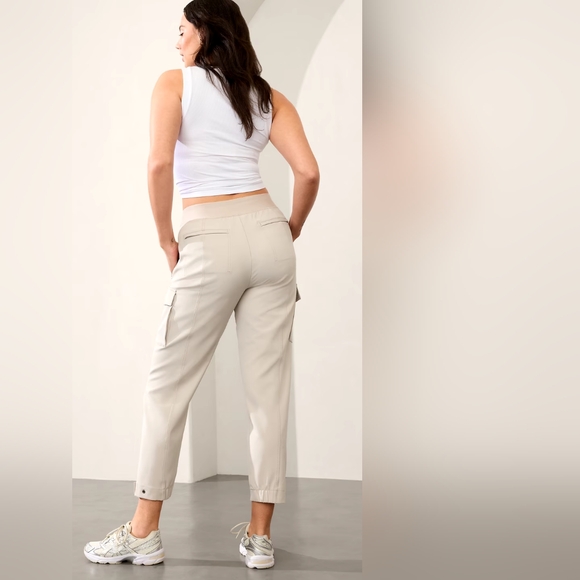 NWT Athleta Endless High Rise Cargo Pant Size 6 in Abalone - Picture 5 of 8
